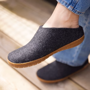 Slip-on with natural rubber sole - honey - Charcoal view 2
